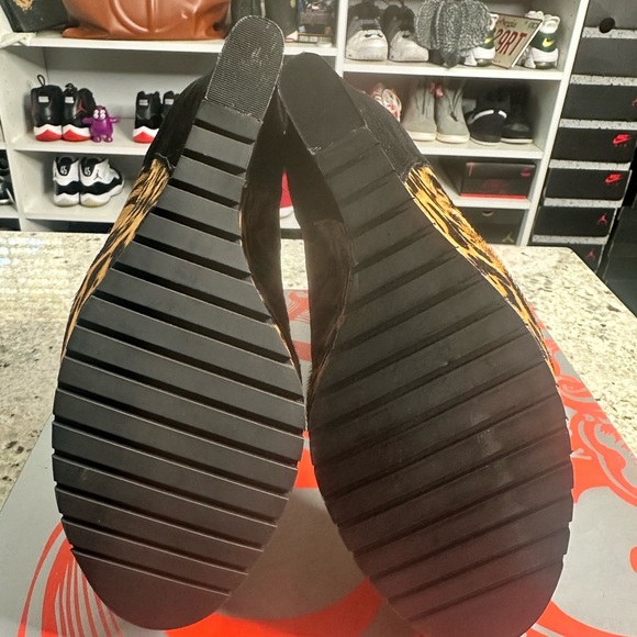 Kelsi Dagger Huette leopard print bootie. Women’s size 9.5. NIB - Picture 3 of 6